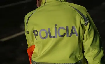 Na diaľnici D1 v smere z Prešova museli vodiči zvýšiť opatrnosť. Auto šlo v protismere