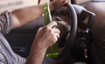 Jazda, na ktorú 17-ročná žiačka len tak nezabudne. Do vozidla autoškoly v Poprade narazil opitý vodič
