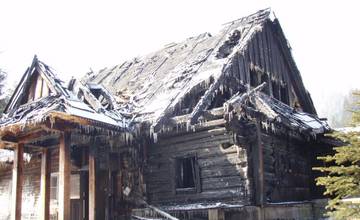 Chata zhorela ešte v minulom roku, majiteľ tak privítal nový rok smolne