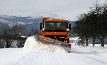 So snehom v Prešovskom kraji bojuje sto cestárskych áut
