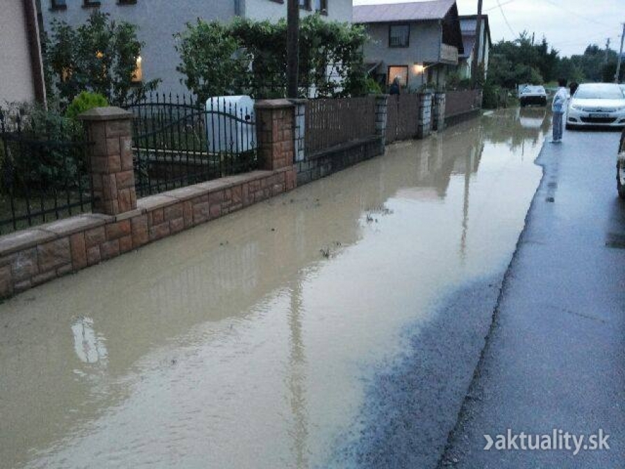 V okrese Bardejov prišla silná búrka, vytopilo až tri obce, foto 2