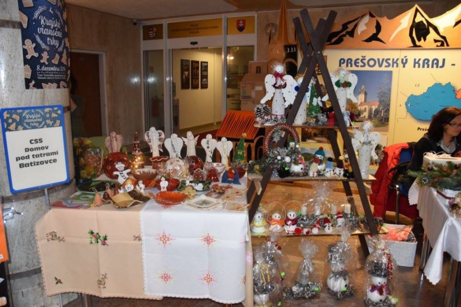 Úrad Prešovského samosprávneho kraja sa zmenil na vianočné trhovisko, foto 5