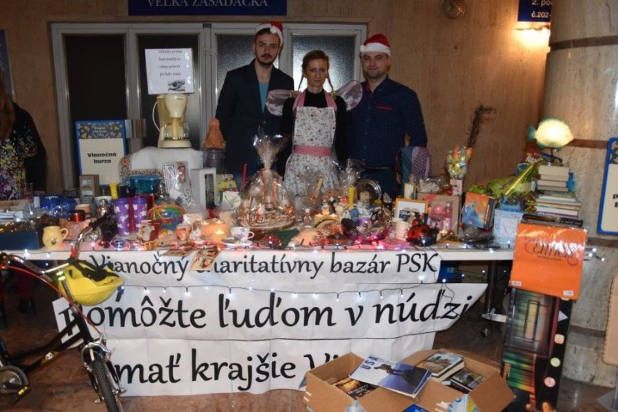 Úrad Prešovského samosprávneho kraja sa zmenil na vianočné trhovisko, foto 7