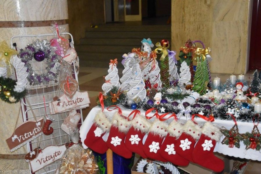 Úrad Prešovského samosprávneho kraja sa zmenil na vianočné trhovisko, foto 8