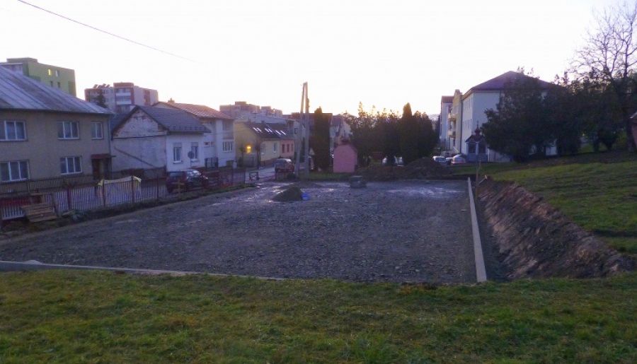 Odstavná plocha medzi ulicami Lesná a Lipová v Humennom, foto 5