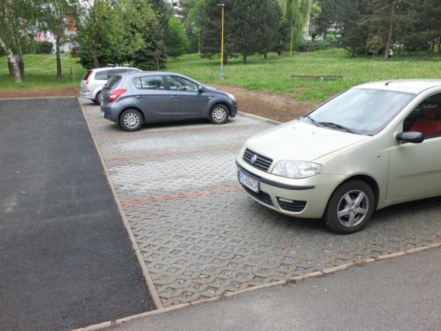 Nové parkovacie miesta na sídlisku Sekčov, foto 3
