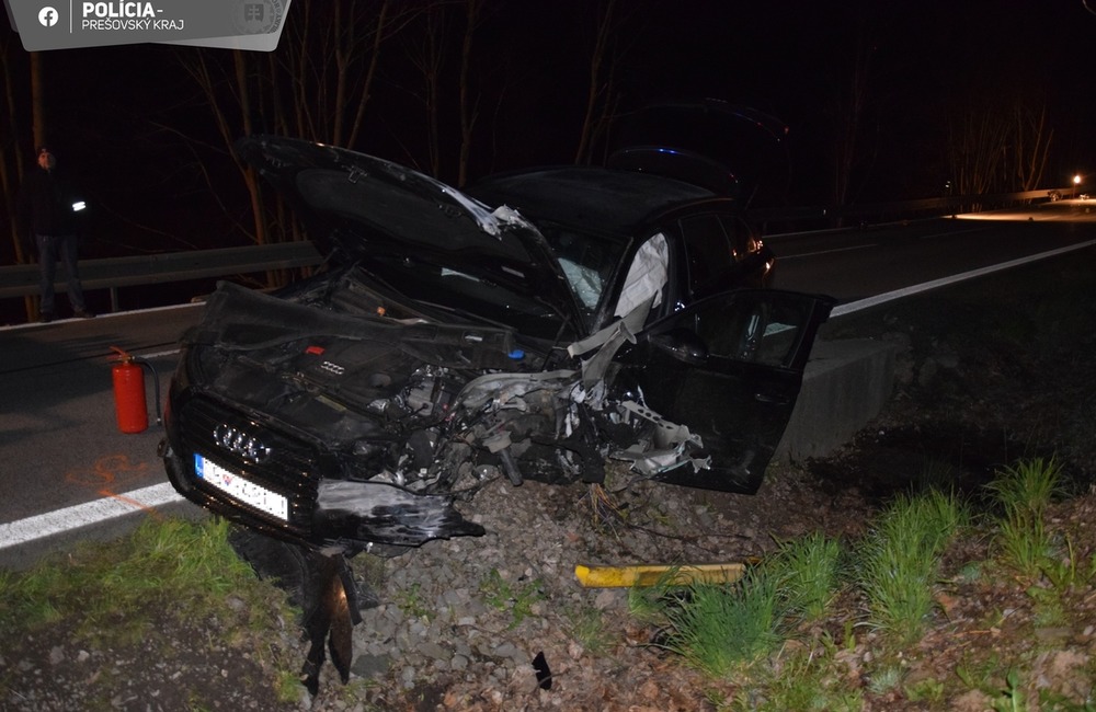 FOTO: Vodič pod vplyvom drog a alkoholu spôsobil vážnu dopravnú nehodu, foto 4