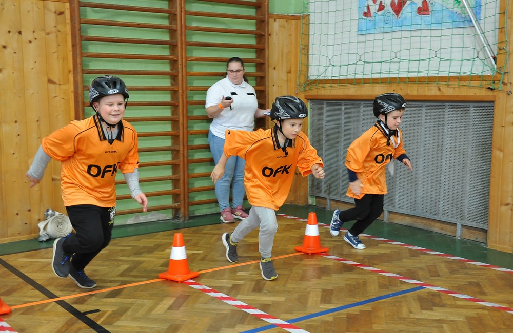 FOTO: Víkend v Lemešanoch sa niesol v znamení športu: Deti si zmerali sily v súťaži Športuj ako hasič, foto 3