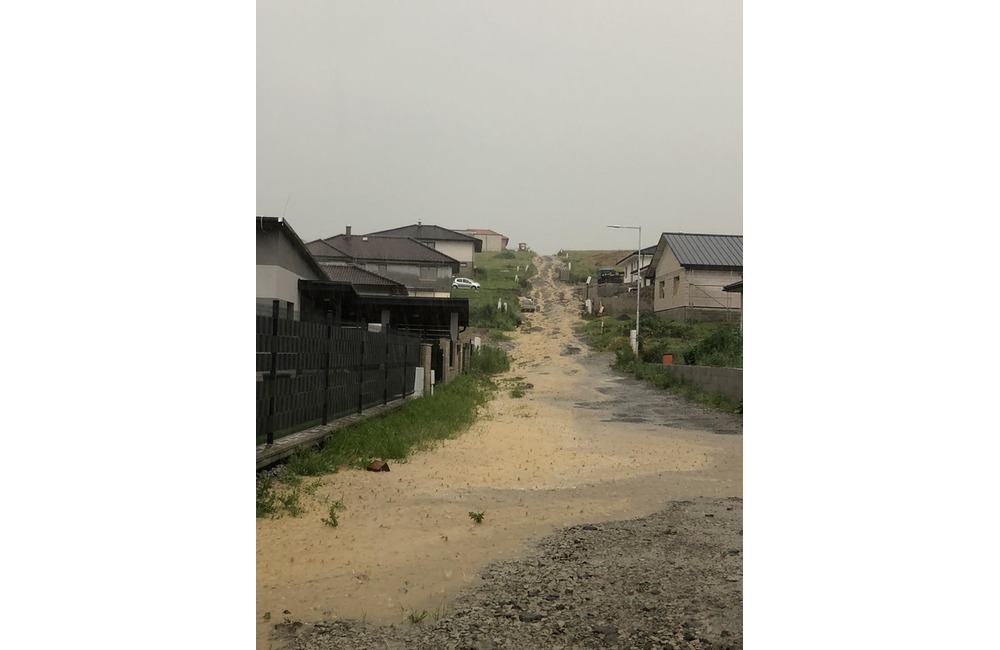 FOTO: V obci Raslavice bol vyhlásený tretí stupeň povodňovej aktivity, foto 5