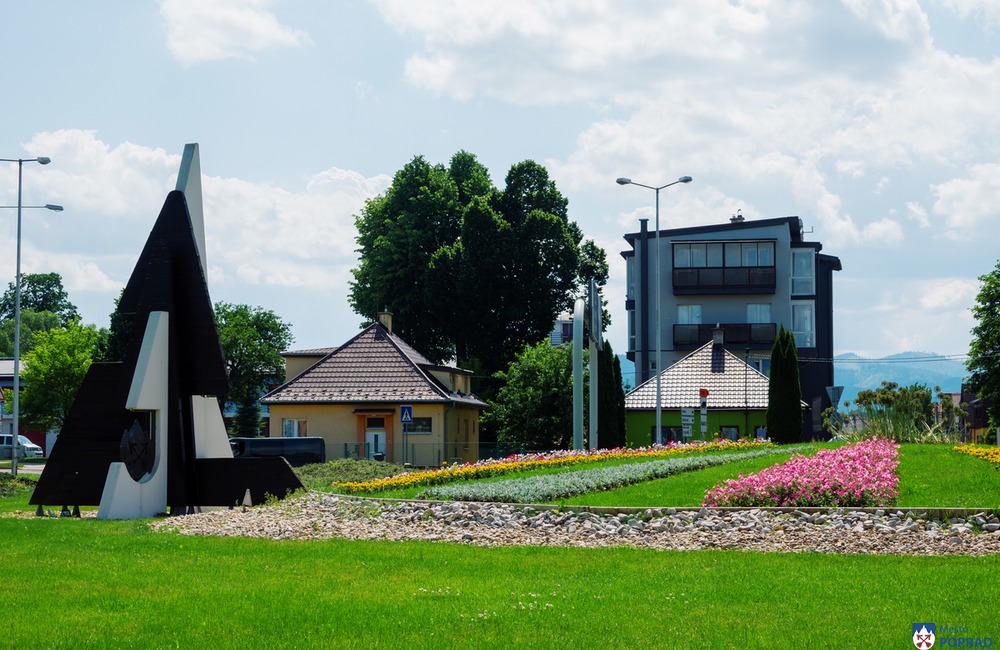 FOTO: V Poprade prebieha výsadba letničiek, foto 1