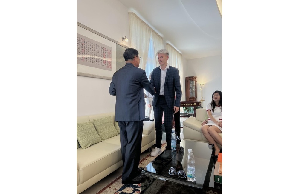 FOTO: Rodenému Prešovčanovi udelila čínska vláda štipendium: Čaká ho šesťročné štúdium v Číne, foto 3