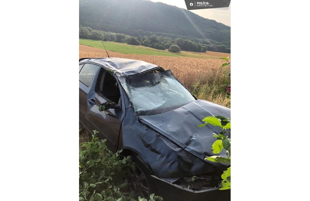 FOTO: Pri dopravnej nehode na ceste medzi Hanušovcami nad Topľou a obcou Bystré zahynul 22-ročný spolujazdec, foto 1