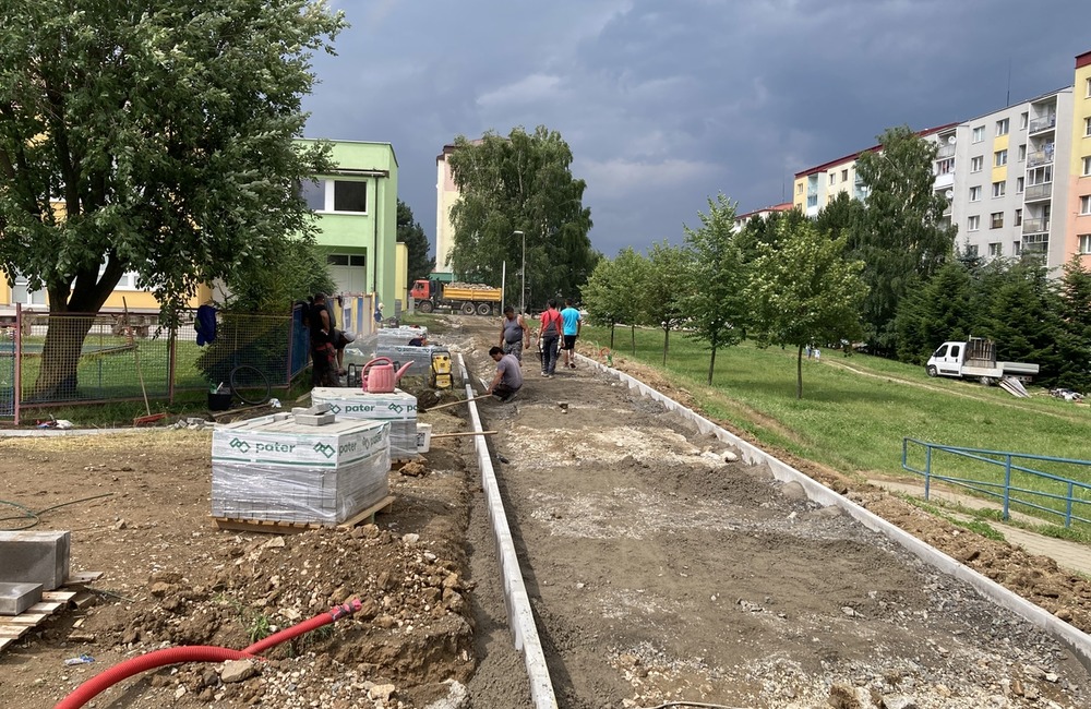 FOTO: Do kežmarského vnútrobloku Južná bude investovaných ďalších vyše 219-tisíc eur, foto 7