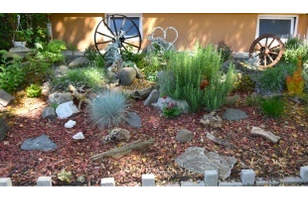 FOTO: Humenné zdobí letná kvetinová výzdoba, foto 9