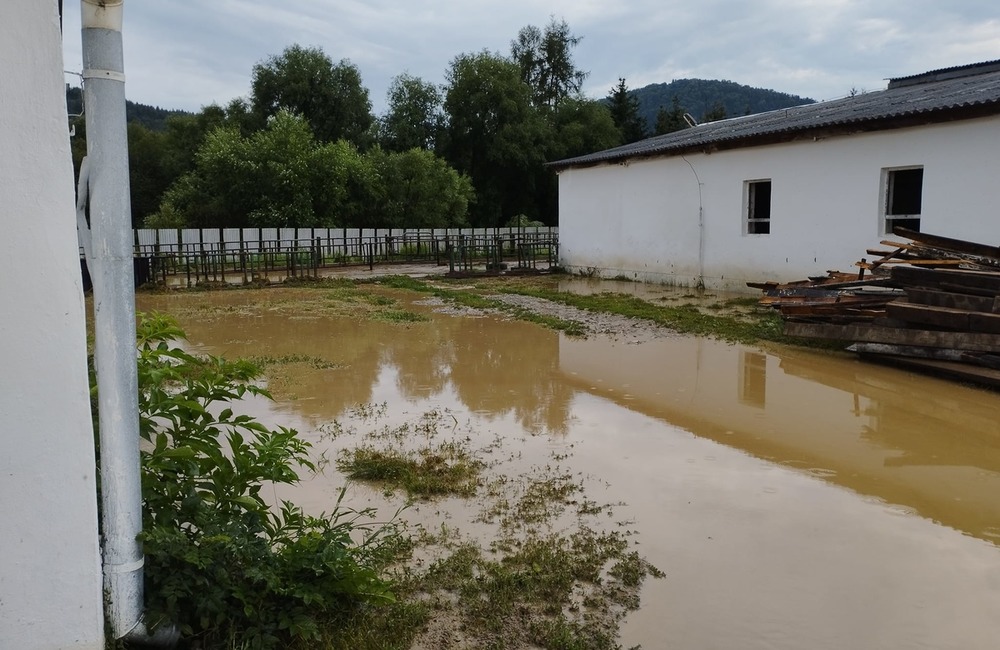 FOTO: Škody po povodňovej vlne v obci Zborov, foto 1