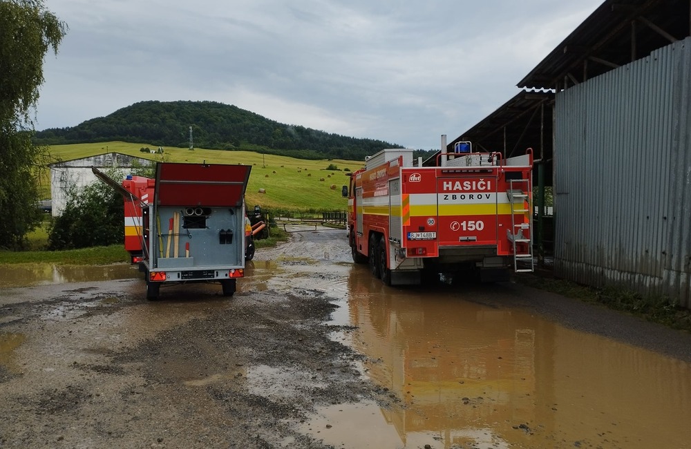 FOTO: Škody po povodňovej vlne v obci Zborov, foto 2