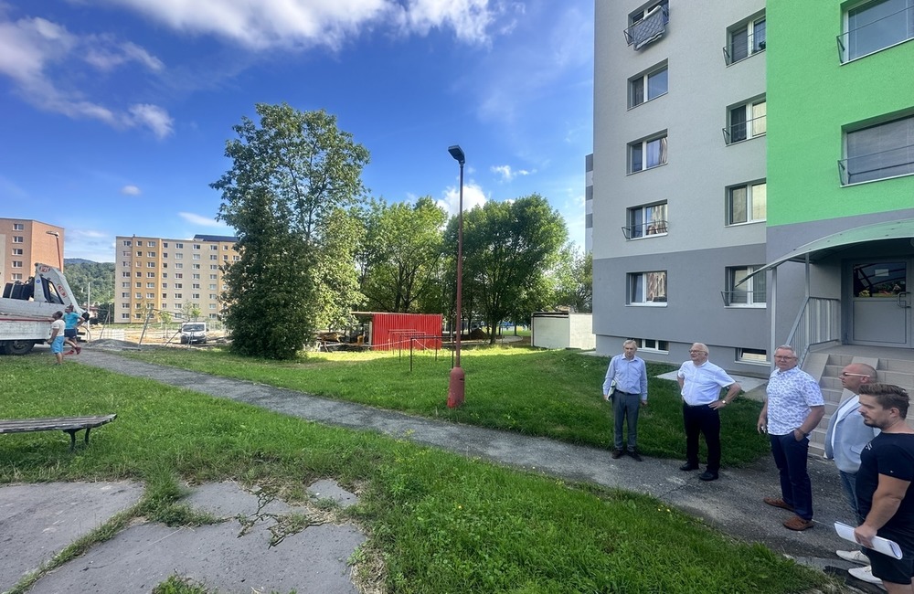 FOTO: Stavenisko revitalizácie sídliska Družba v Bardejove bolo prevzané, foto 16
