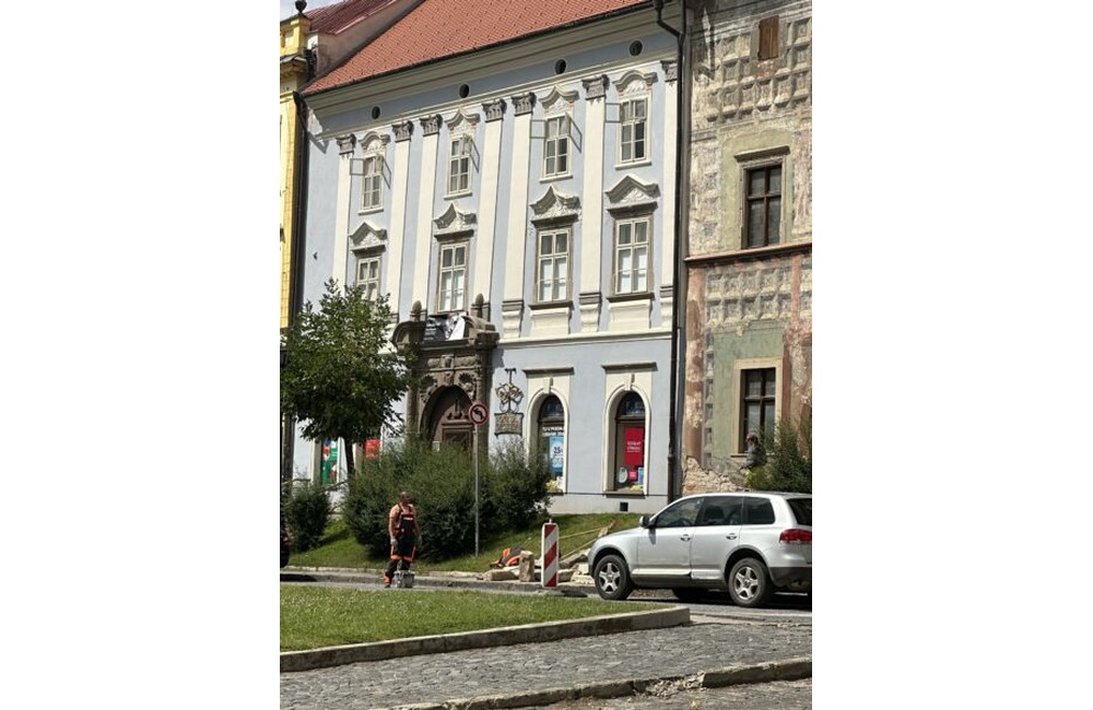 FOTO:  Námestie v Levoči sa dočkalo obnovy schodísk, foto 2