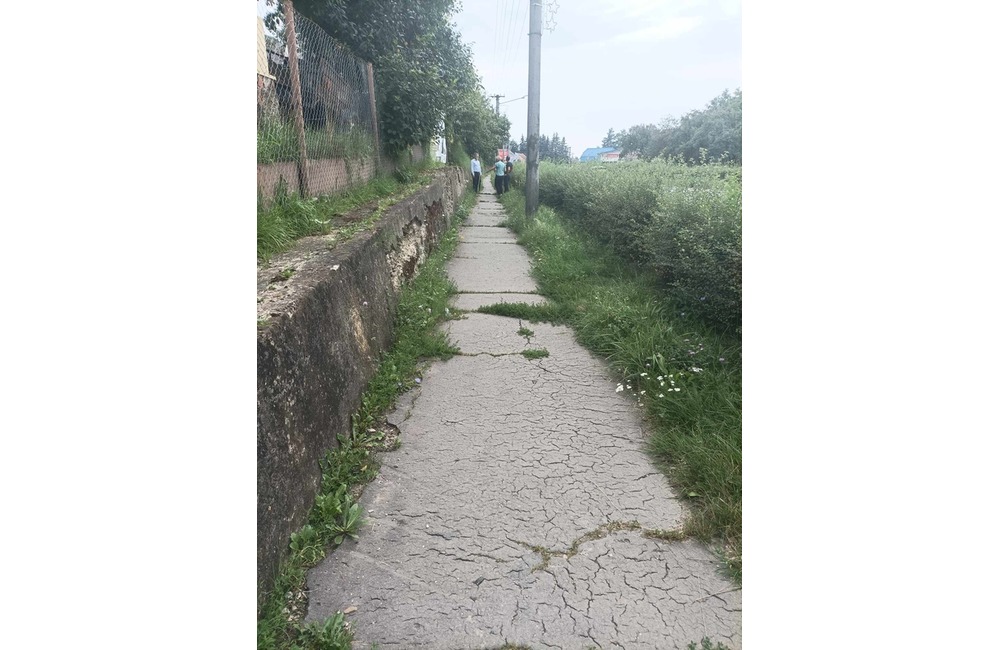 FOTO: V Snine sa začala výstavba oporného múru na Ulici SNP. Stavenisko už odovzdali zhotoviteľovi, foto 1