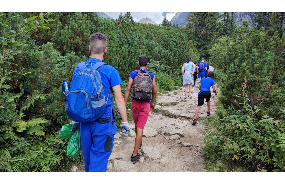 FOTO: Tento rok bolo na chodníku k vodopádu Skok menej odpadu, foto 8