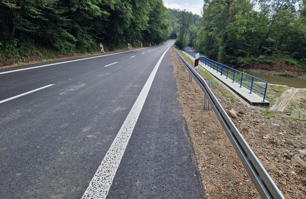 FOTO: Cestu pri obci Ubľa opravili. Slovenskí aj ukrajinskí vodiči búdu tak mať bezpečnejší prejazd, foto 1