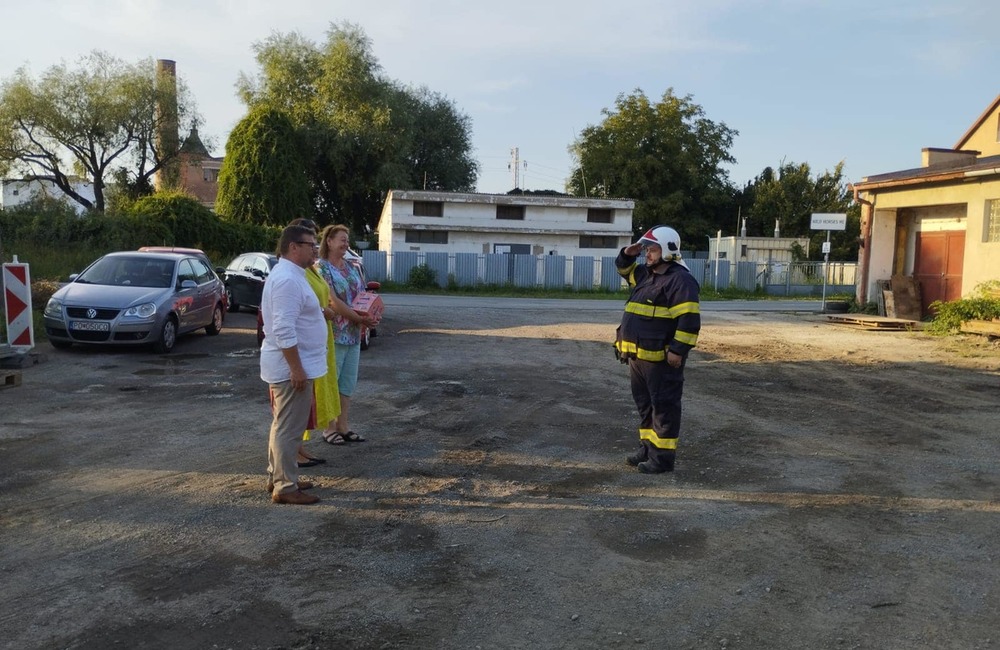 FOTO: Prešovských hasičov prekvapila rakúska veľvyslankyňa. Okresné riaditeľstvo navštívila už po tretíkrát , foto 3