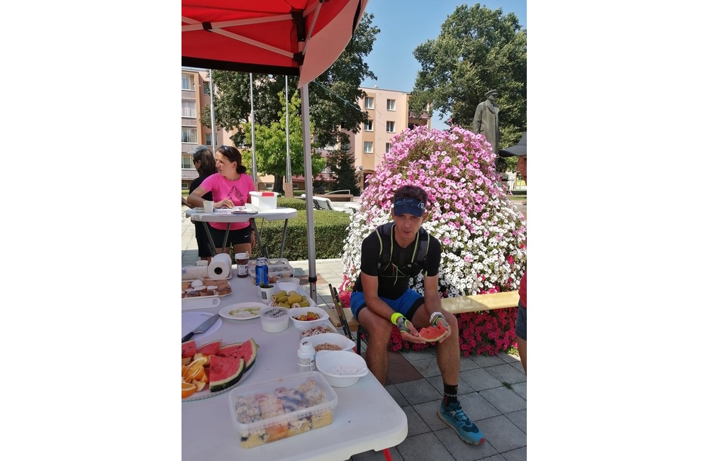 FOTO:  Občerstvenie vo Svidníku počas Rusínskeho ultra behu, foto 1