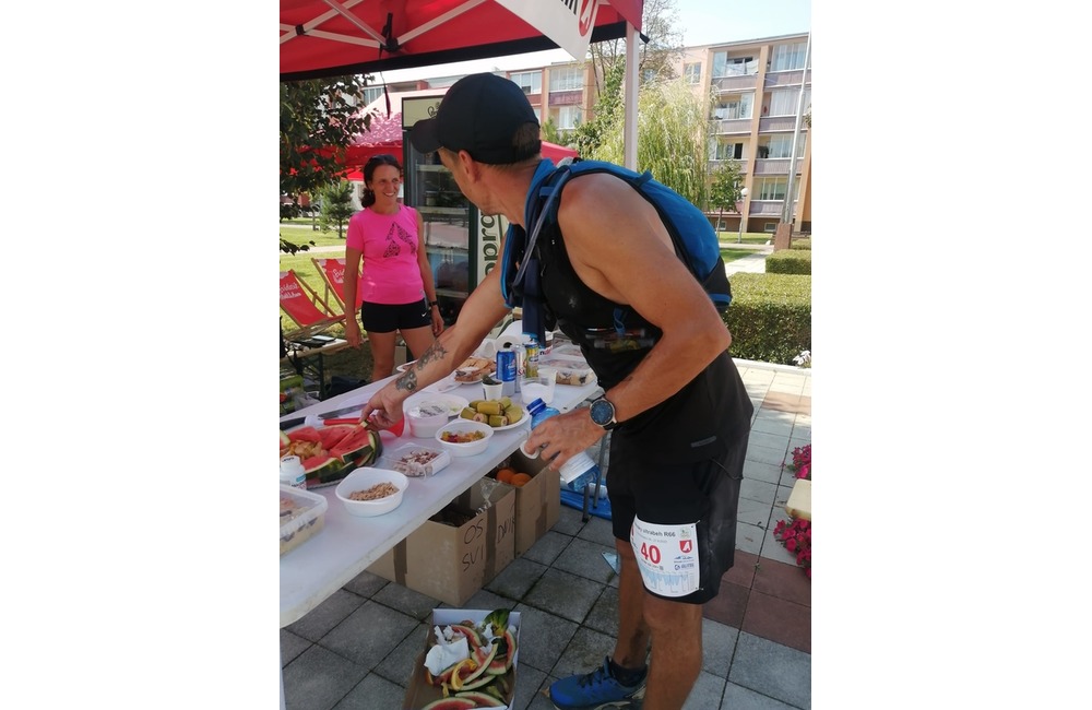 FOTO:  Občerstvenie vo Svidníku počas Rusínskeho ultra behu, foto 12