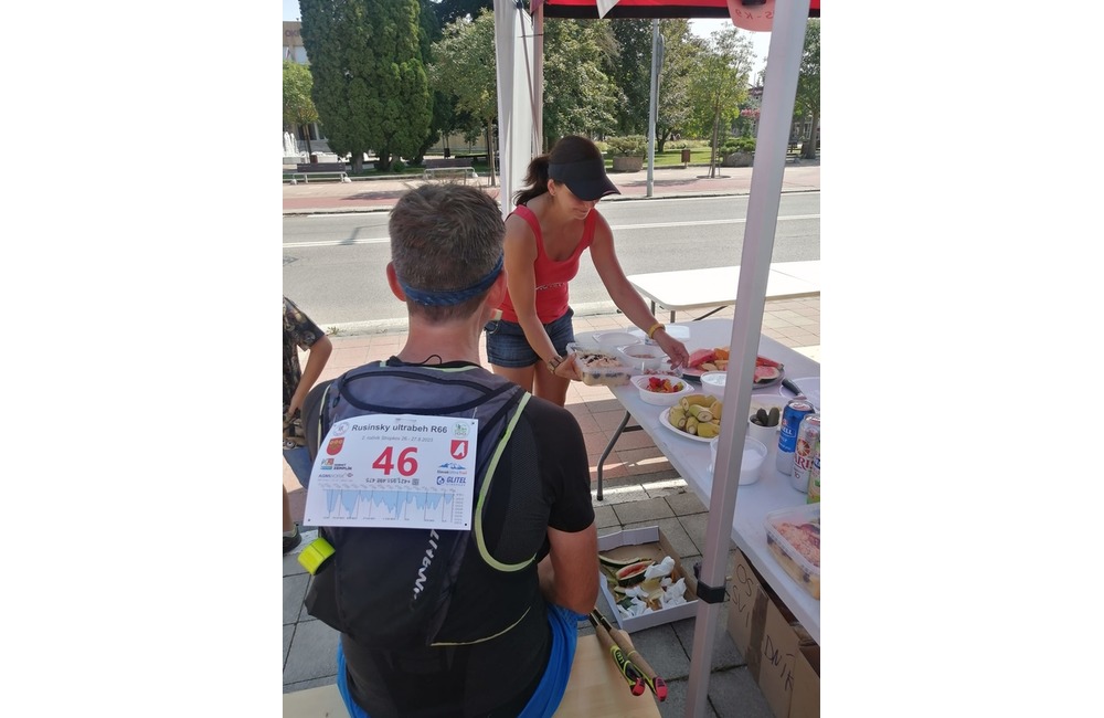 FOTO:  Občerstvenie vo Svidníku počas Rusínskeho ultra behu, foto 10