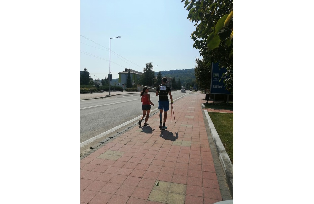 FOTO:  Občerstvenie vo Svidníku počas Rusínskeho ultra behu, foto 16