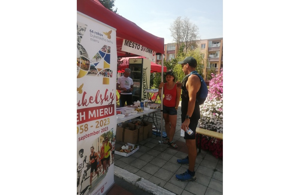 FOTO:  Občerstvenie vo Svidníku počas Rusínskeho ultra behu, foto 18