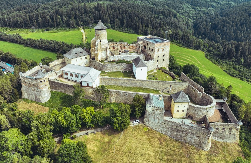FOTO: Na hrade Stará Ľubovňa sa začala rekonštrukcia severovýchodnej hradby na treťom nádvorí, foto 5