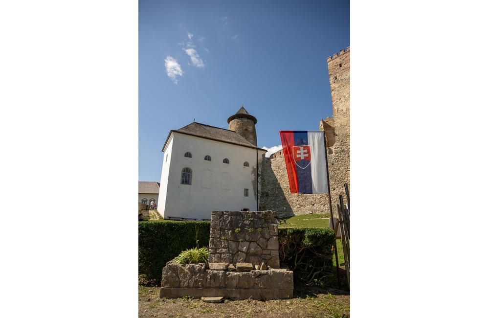 FOTO: Na hrade Stará Ľubovňa sa začala rekonštrukcia severovýchodnej hradby na treťom nádvorí, foto 6