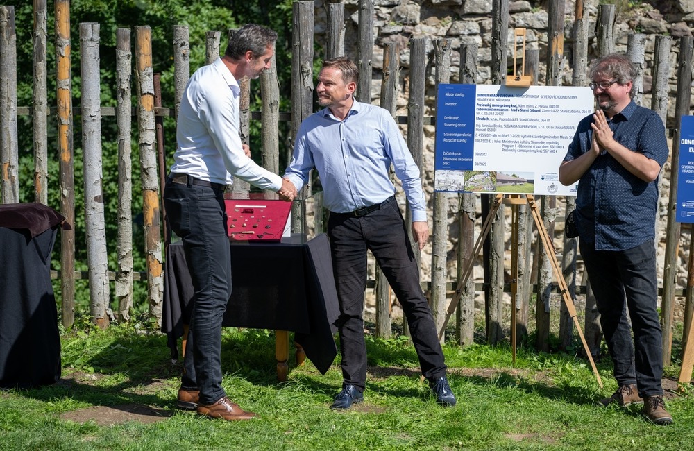 FOTO: Na hrade Stará Ľubovňa sa začala rekonštrukcia severovýchodnej hradby na treťom nádvorí, foto 10