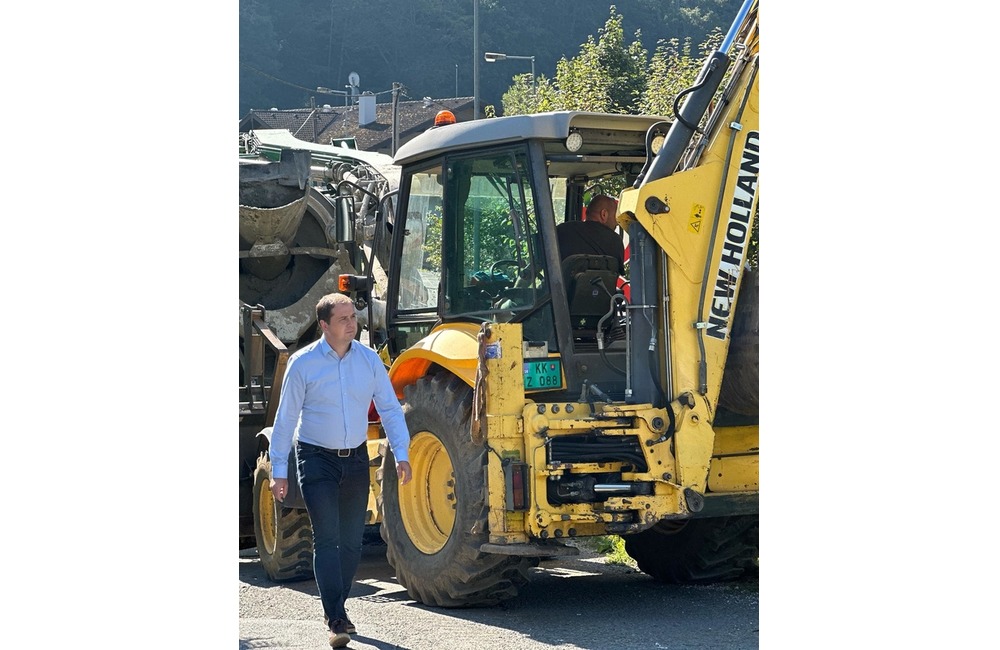 FOTO: V Levočskej doline sa pod nákladným autom prepadol most, foto 6