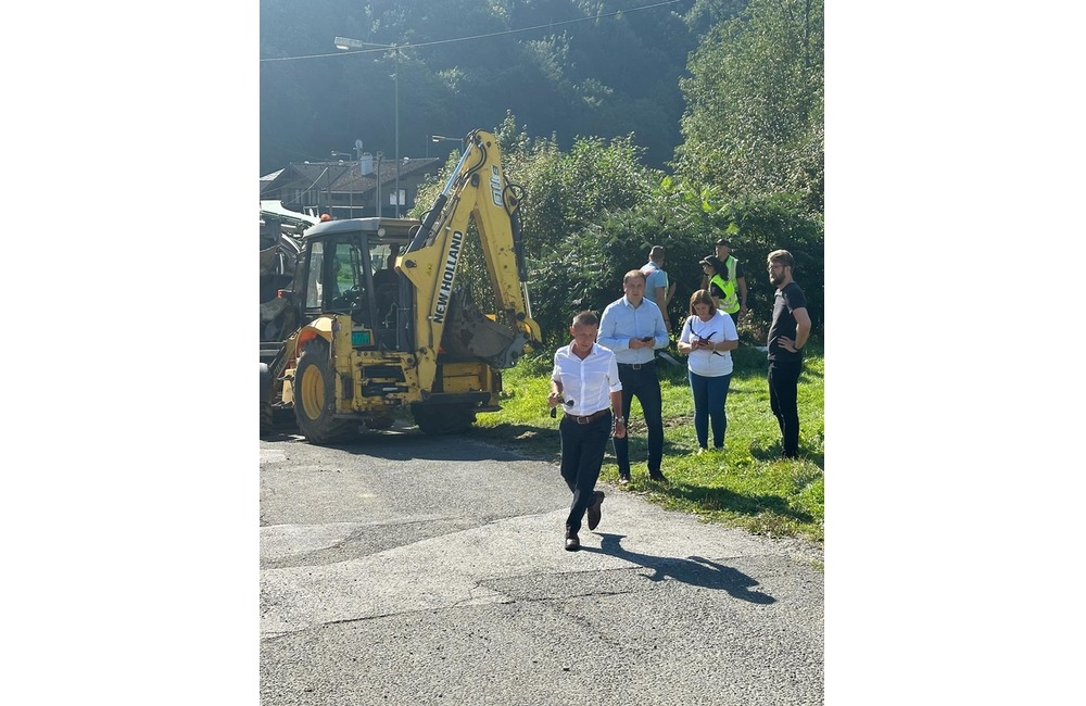 FOTO: V Levočskej doline sa pod nákladným autom prepadol most, foto 7