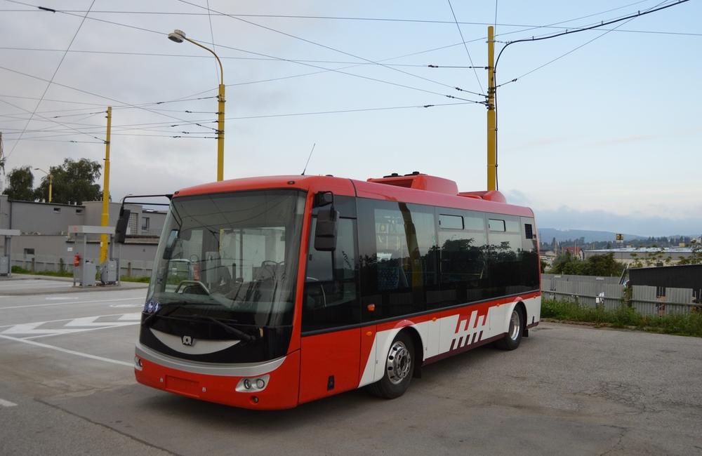 FOTO: Prvé elektrické midibusy sú už v Prešove, čaká sa na dodanie ďalších troch, foto 2