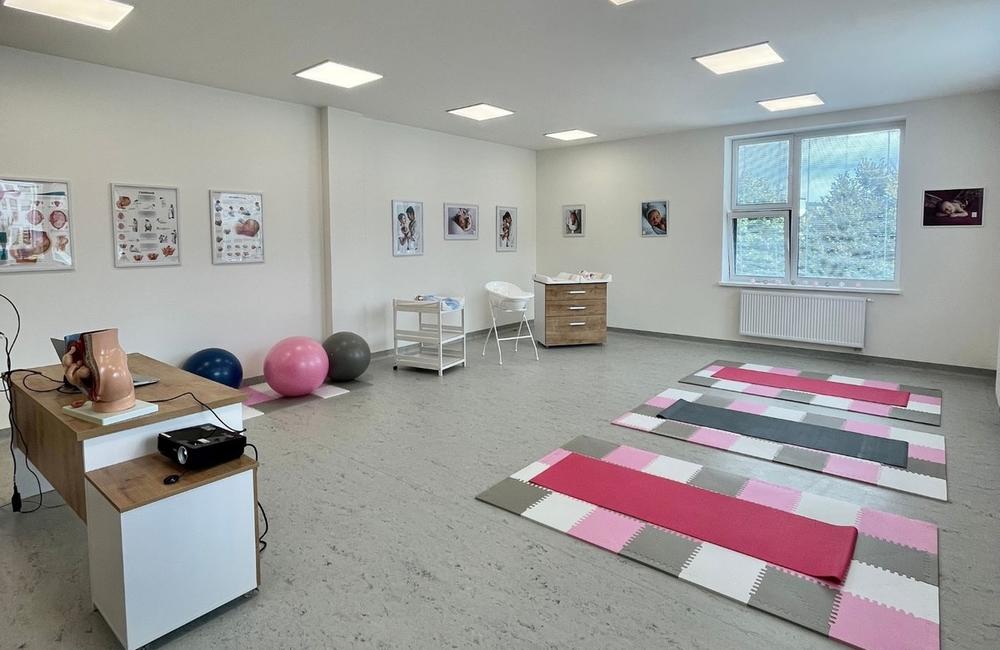 FOTO: Nemocnica v Kežmarku otvorila centrum predpôrodnej prípravy. Rodičky sa naučia viac o pôrode či šestonedelí, foto 1