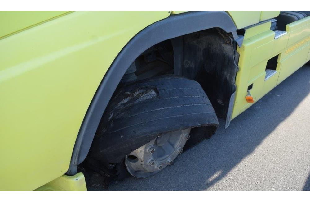 FOTO: V utorok poobede došlo k hromadnej nehode medzi Kapušanmi a Prešovom, foto 3