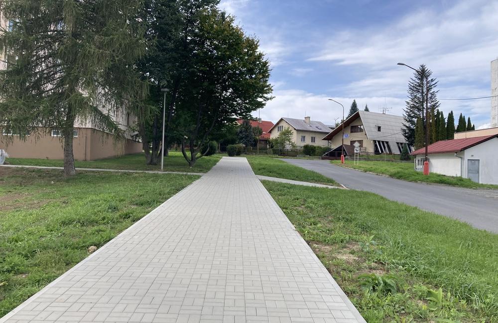 FOTO: Pozrite si, ako pokračuje rekonštrukcia kežmarského vnútrobloku Južná, foto 1