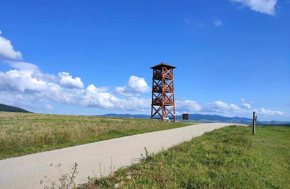 FOTO: V Ľubovnianskej vrchovine pribudla nová rozhľadňa. Navštíviť ju môžete už tento víkend, foto 1