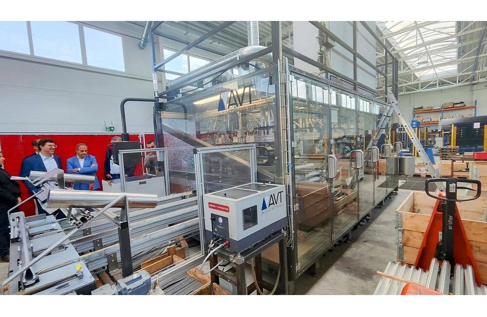 FOTO: V Starej Ľubovni otvorili novú halu spoločnosti LEITECH. Zamestnať tam môžu 100 nových pracovníkov, foto 2