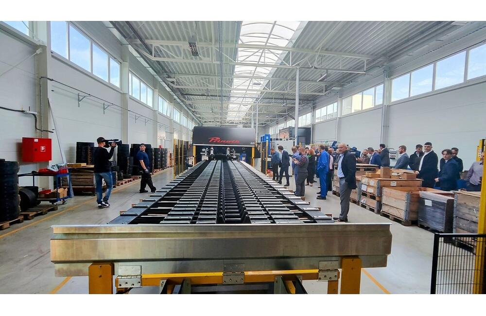 FOTO: V Starej Ľubovni otvorili novú halu spoločnosti LEITECH. Zamestnať tam môžu 100 nových pracovníkov, foto 6