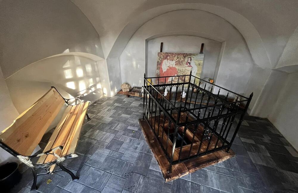 FOTO: Kaplnka na cintoríne v Podolínci prešla obnovou, foto 1