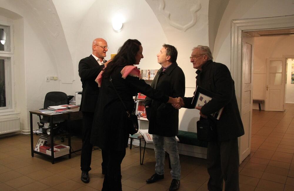 FOTO: V Starej Ľubovni sa konala vernisáž výstavy umelkyne Miliny Zimkovej, foto 1