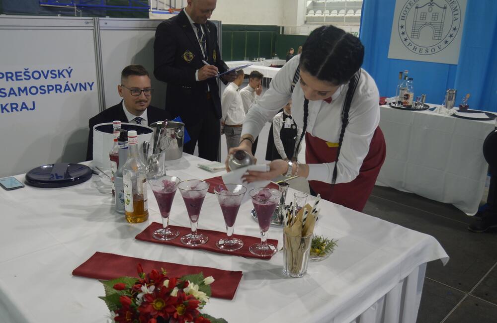 FOTO: Prešovská hotelová akadémia zorganizovala súťaže pre mladých baristov a barmanov, foto 5