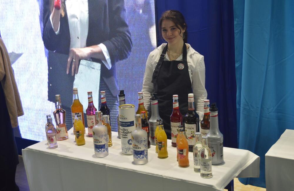 FOTO: Prešovská hotelová akadémia zorganizovala súťaže pre mladých baristov a barmanov, foto 9