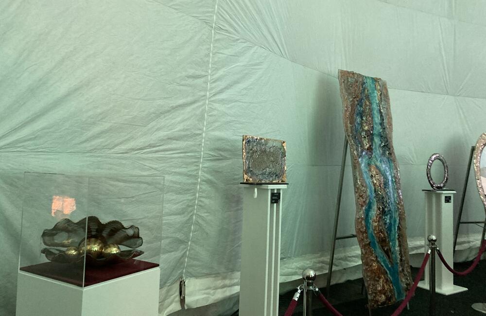 FOTO: Tatranský ľadový dóm na Hrebienku je otvorený. Interiér zdobí Westminsterské opátstvo, foto 16