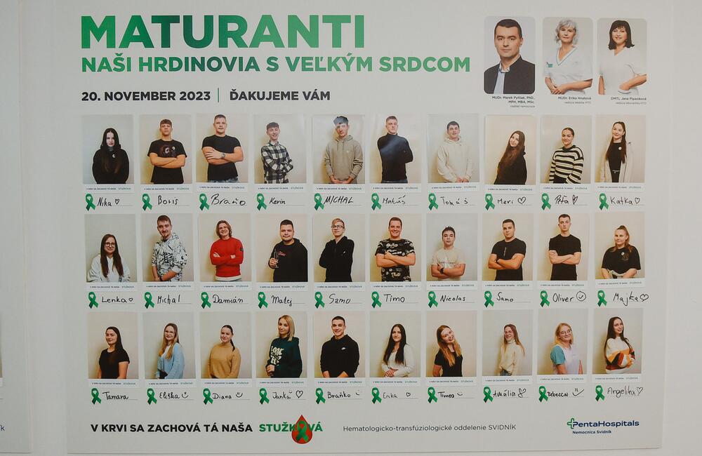 FOTO: Vo Vranove nad Topľou, v Humennom a vo Svidníku mali maturanti stužkovú v nemocnici, foto 9