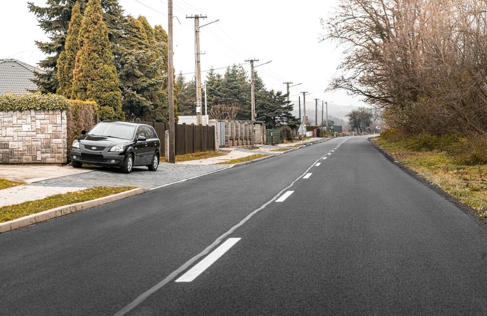 FOTO: Vynovená cesta v obci Čičava, foto 1